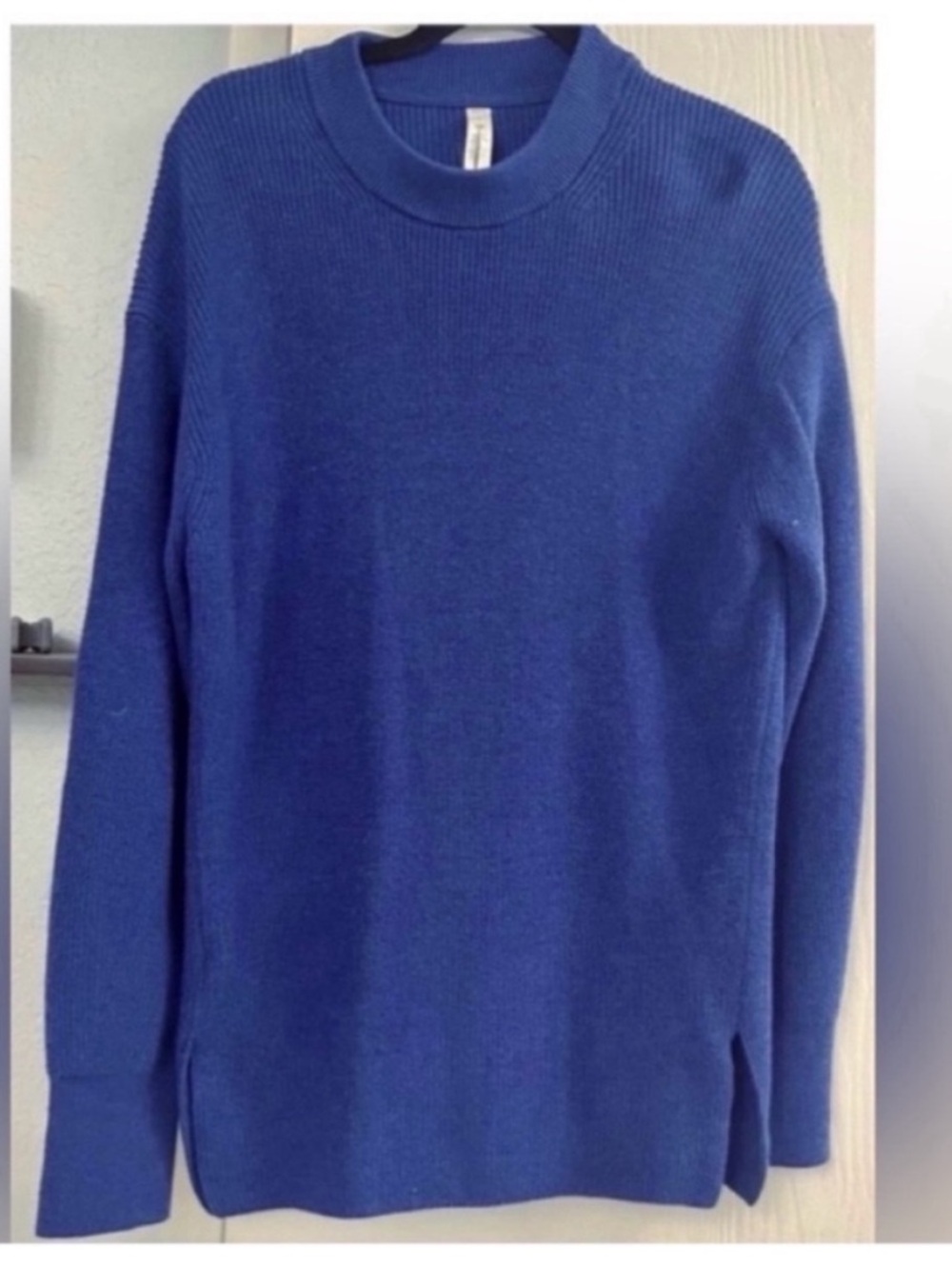 lululemon athletica Knit Merino
Wool Blend Crewneck Oversized Sweater Size 6